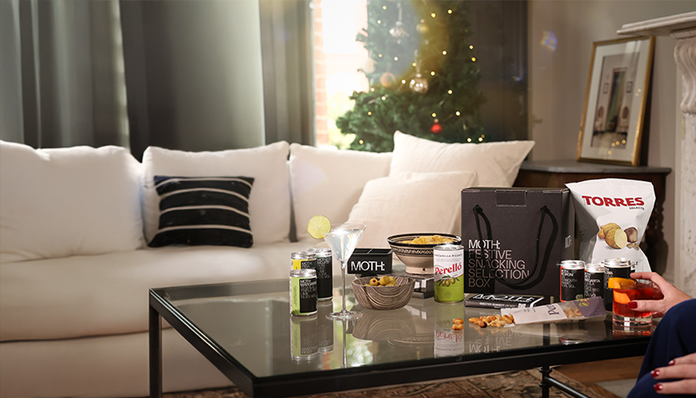 FESTIVE SNACKING SELECTION BOX