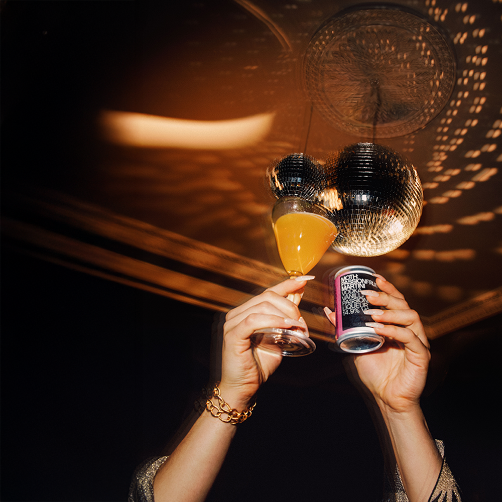 HEADLINE PARTY SEASON